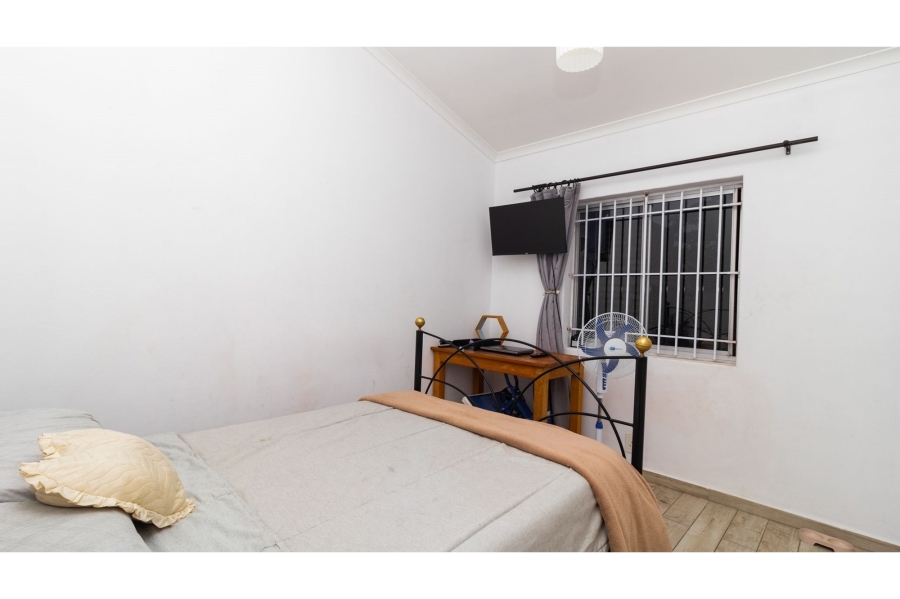 2 Bedroom Property for Sale in Bloubergrant Western Cape